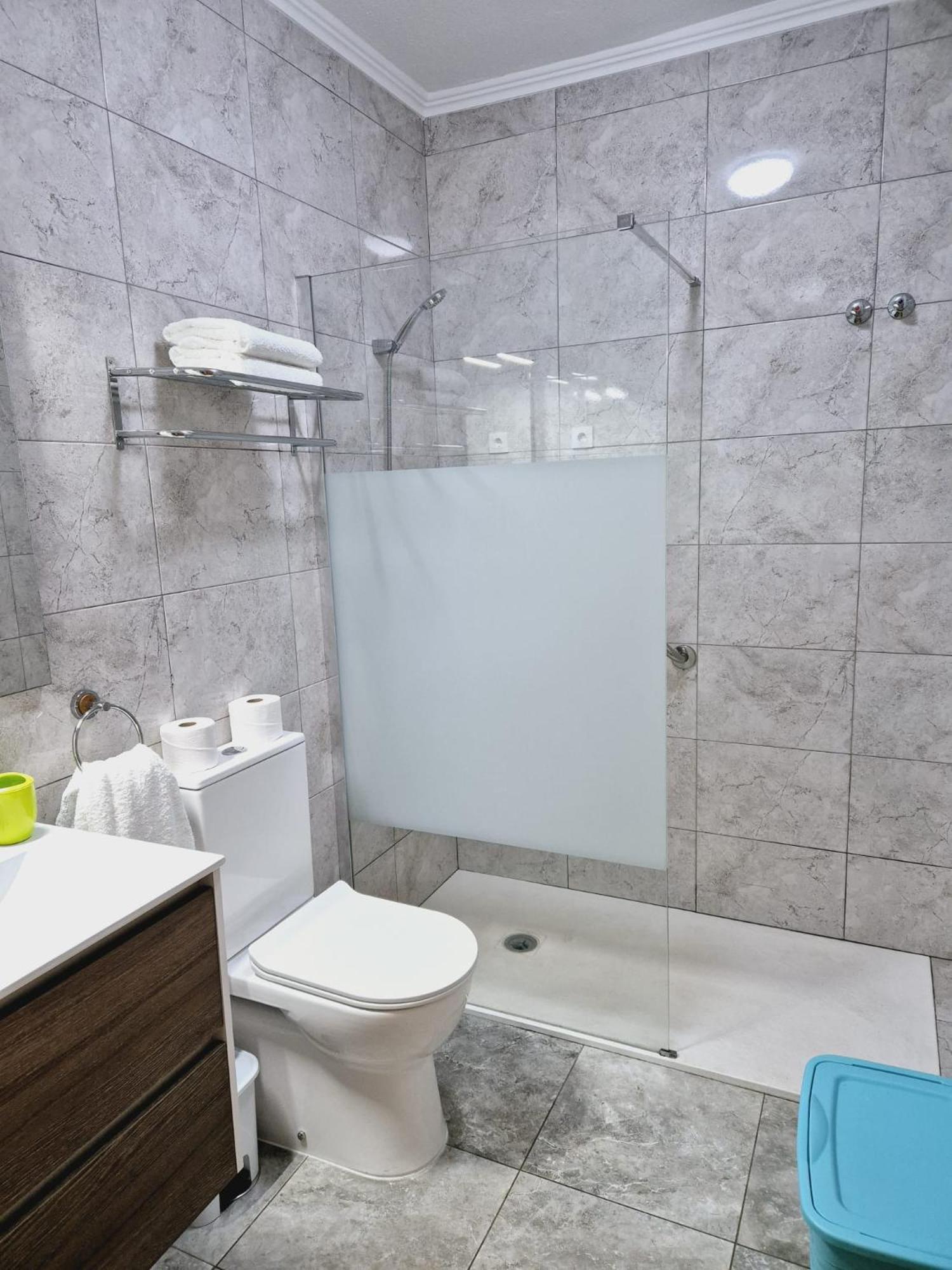 La Casa De Veronica - Serene Apartment With Shared Pool, Steps From The Beach Torrevieja Exterior foto